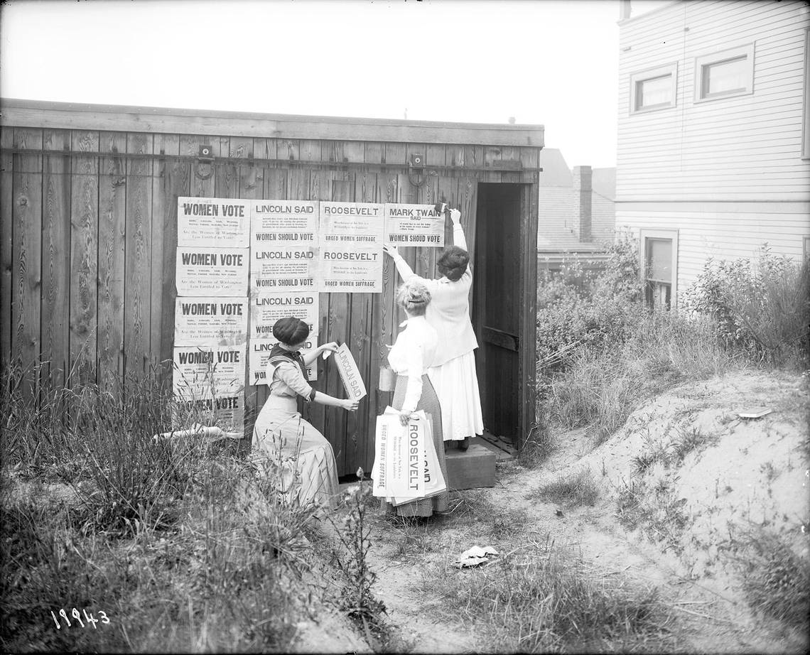 Suffragists Postering
